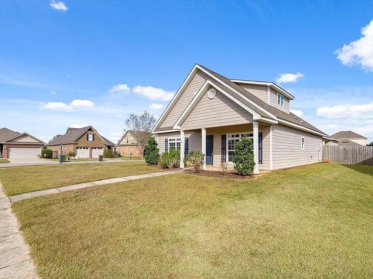 23946 Devonfield Ln — Photo 2