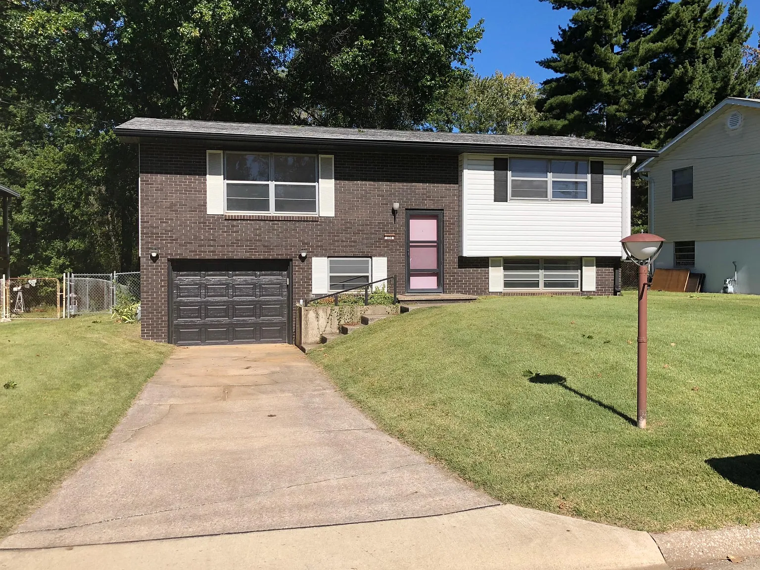 324 Hand Dr photo 1