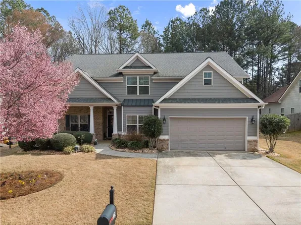 221 Spinner Dr, Jefferson, GA 30549