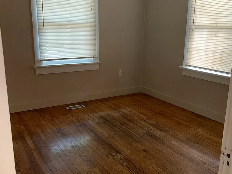 1109 W 23rd St — Photo 5