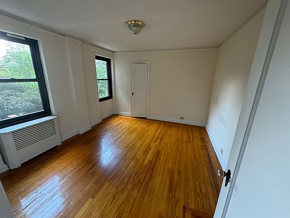 2nd image of 3129 Fairfield Ave #C3
