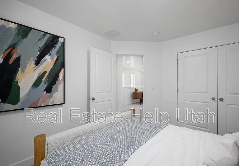 281 W 1150 N — Photo 5