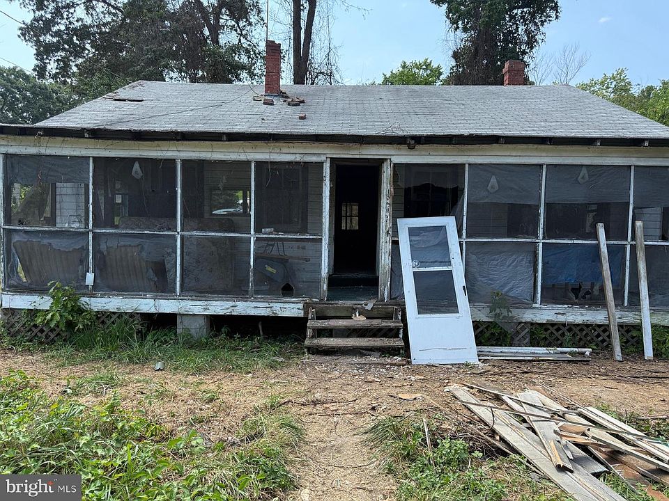 1st image of 18512 Corby St