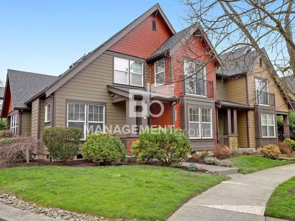 7001 NE Stonewater St, Hillsboro, OR 97124