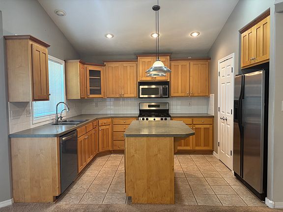 3rd image of 4440 Colonial Way