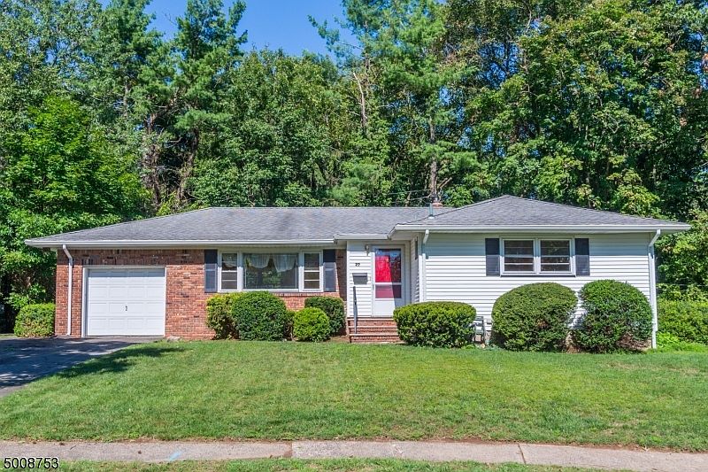 1st image of 22 Van Breemen Ct