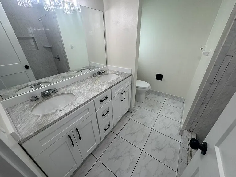 435 SW Natura Ave #A — Photo 8