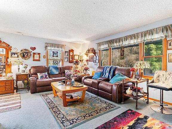 3rd image of 16207 309th Ave NE