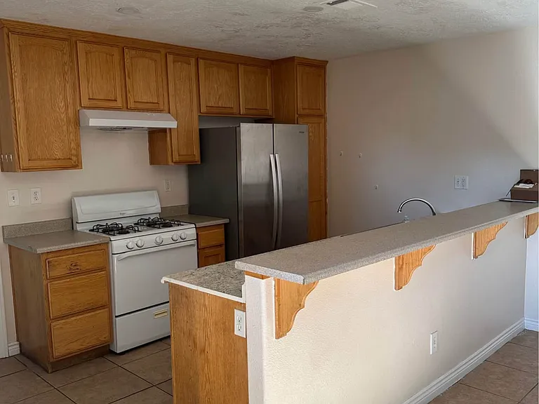 16585 Pine St — Photo 9