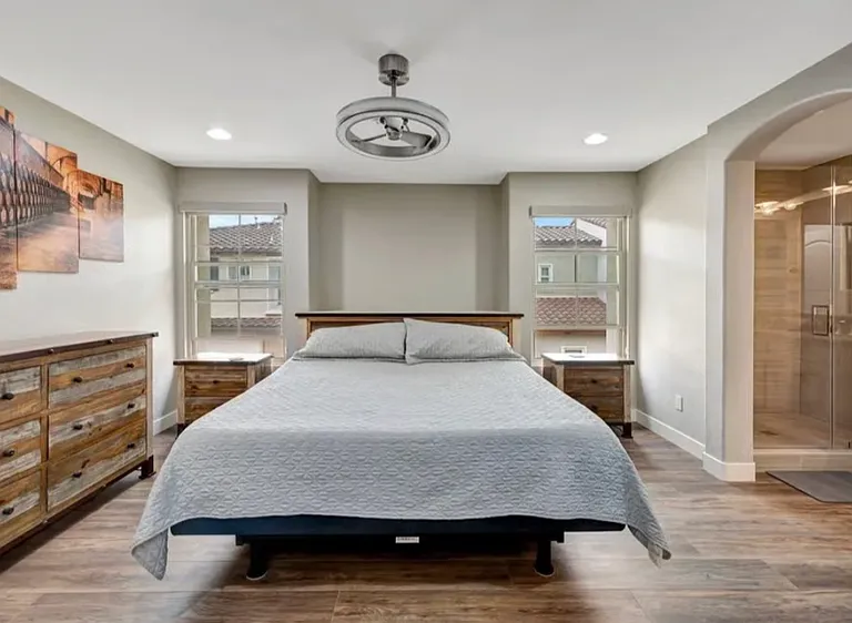 2092 Silverado St — Photo 10