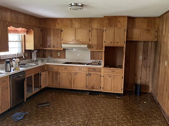 2nd image of 879 S Jenkins Rd