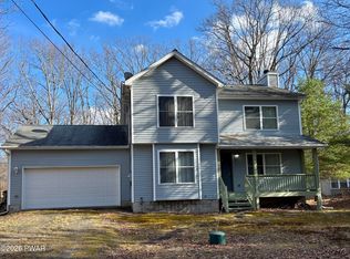 154 Lakeview Dr, Dingmans Ferry, PA