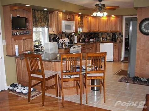 2nd image of 818 Fawnhill Dr