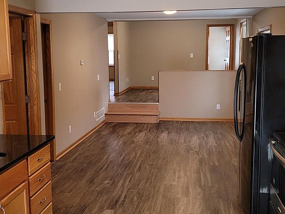 4th image of 570 White Bear Ave N