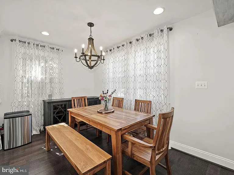 2605 Arcola Ave — Photo 9