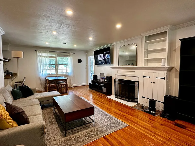 6301 Monroe Pl — Photo 2