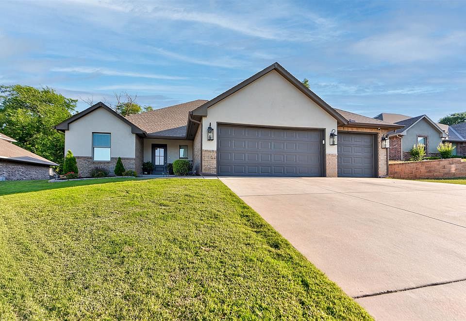 1st image of 4117 Carmina Dr