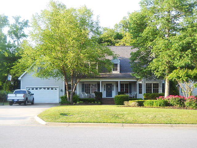 1st image of 804 Stoney Brook Dr