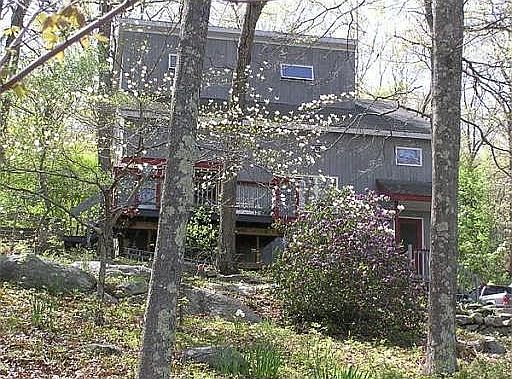 5th image of 161 Oxford Ave