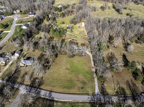 192 Contrary Rd, Burns, TN 37029