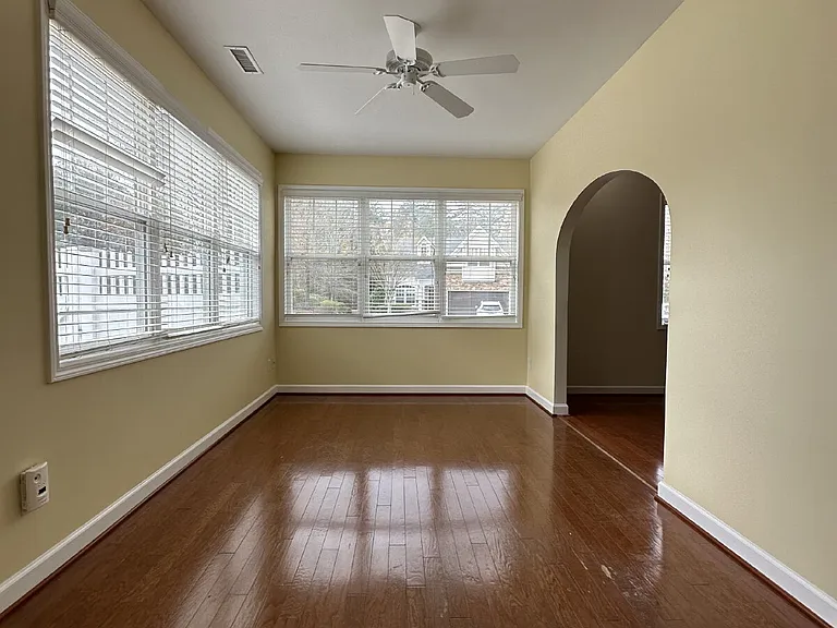 102 Jennel Way — Photo 2