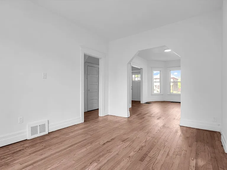 5934 Vermont St — Photo 9