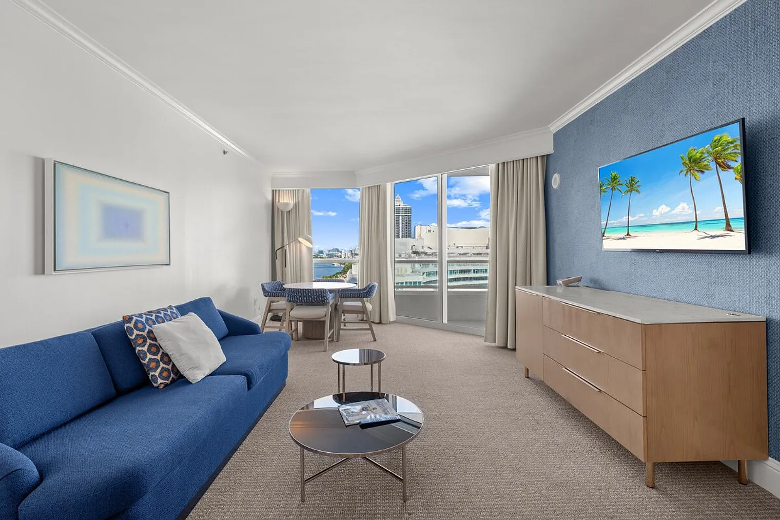 1 bed, 2.0 bath, 1076 sqft, $8,926 — Photo 2