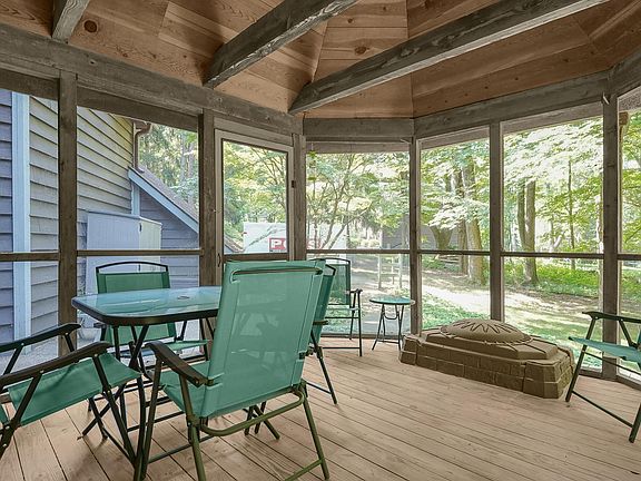 5th image of 333 Fern Hill Dr
