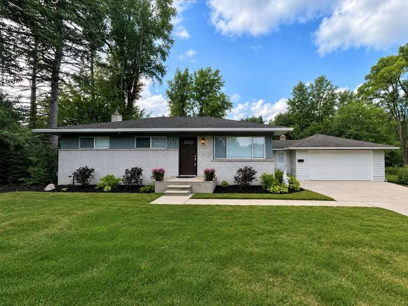 6676 Northview Dr, Clarkston, MI 48346