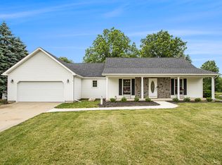 100 Kristin Dr, Marshall, MI 49068