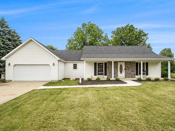 100 Kristin Dr, Marshall, MI 49068
