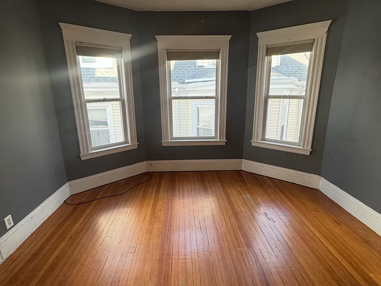 372 Quincy St — Photo 2