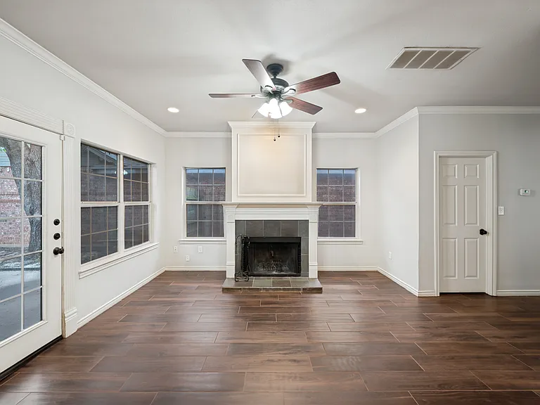 1156 Bent Oaks Dr — Photo 8