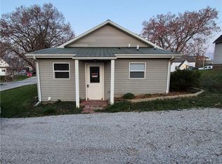 207 N Jackson St, Newton, IL 62448