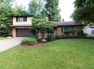 5594 Harleston Dr, Lyndhurst, OH