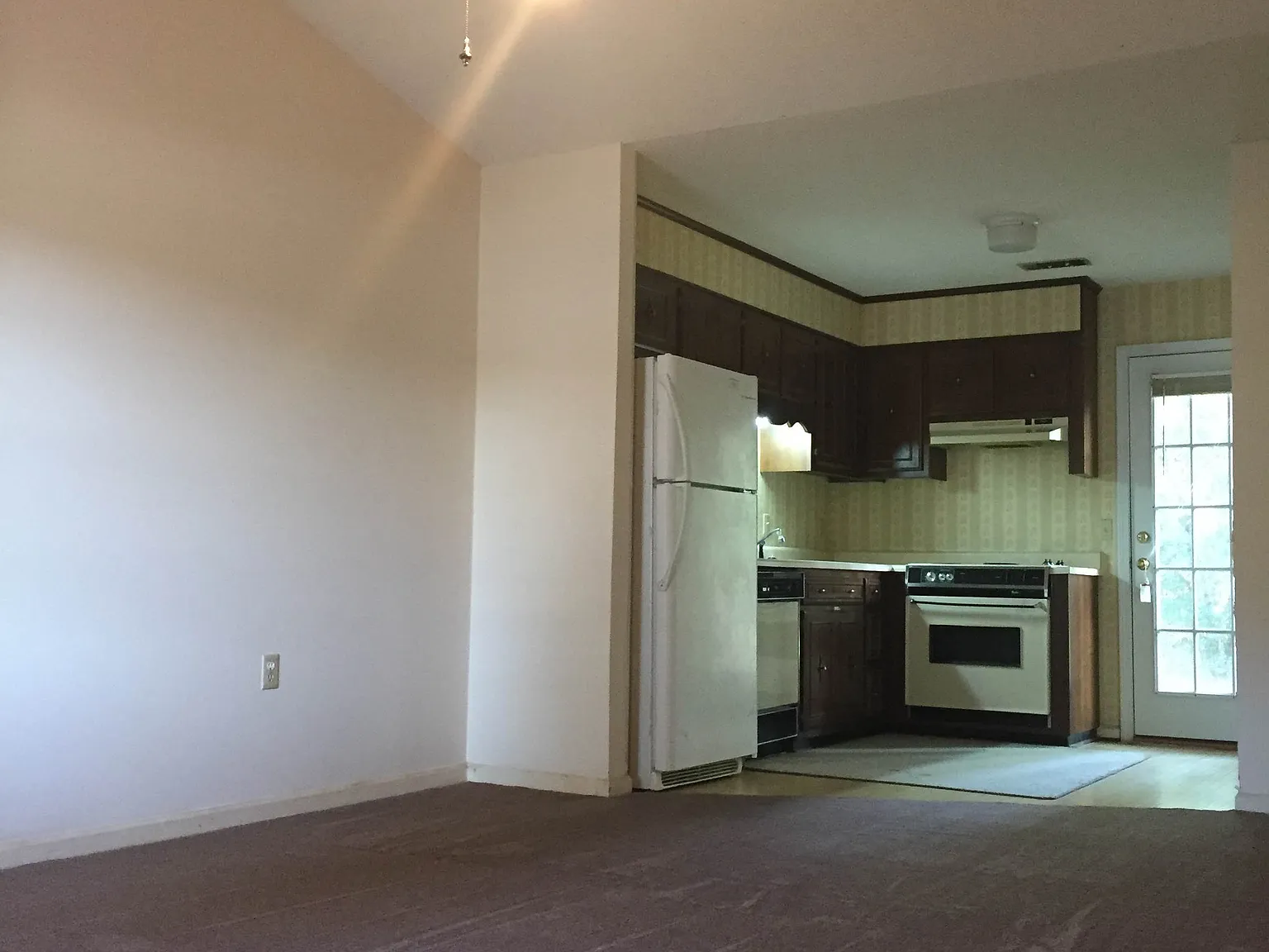 2 bed, 725 sqft, $950 — Photo 2