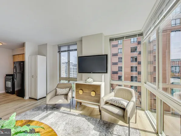 1000 New Jersey Ave SE APT 824, Washington, DC 20003
