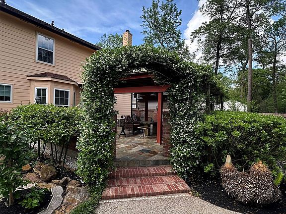 3rd image of 30 Eagle Rock Pl