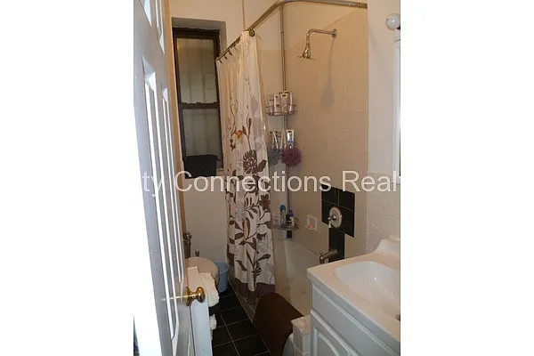 Rented by City Connections Realty | media 11