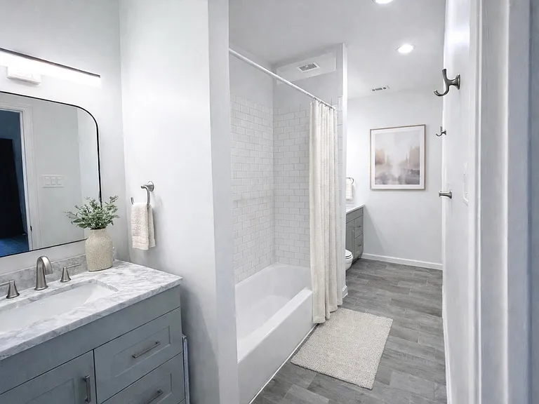 Full Bathroom with 2 Vanities *Virtually Staged*