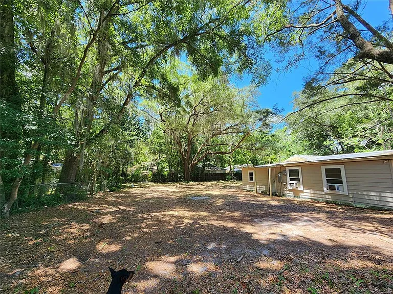 1623 SE 3rd Ave — Photo 4