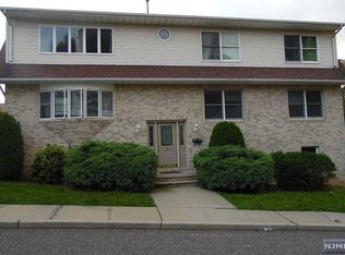 6 Patricia Ct, Carlstadt, NJ 07072