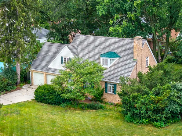 1828 E Lincoln Ave, Des Plaines, IL 60018