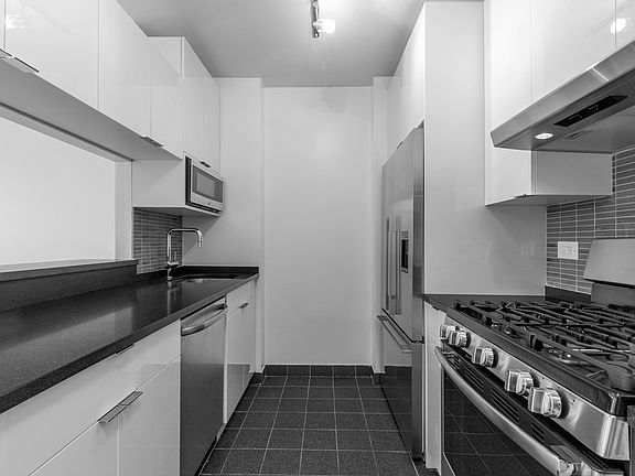 5th image of 75 W End Ave APT P18b