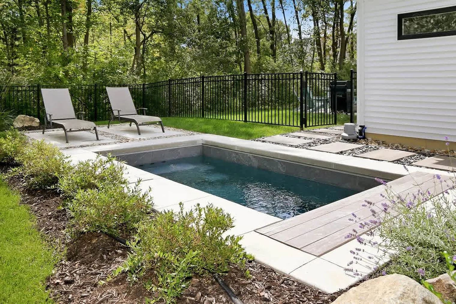 4 bed, 3.0 bath, 2647 sqft, $9,175 — Photo 2