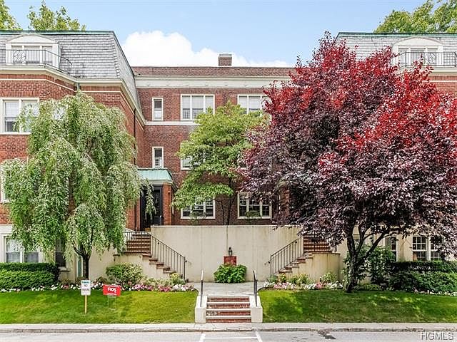 1st image of 8 Chateaux Cir APT 8I