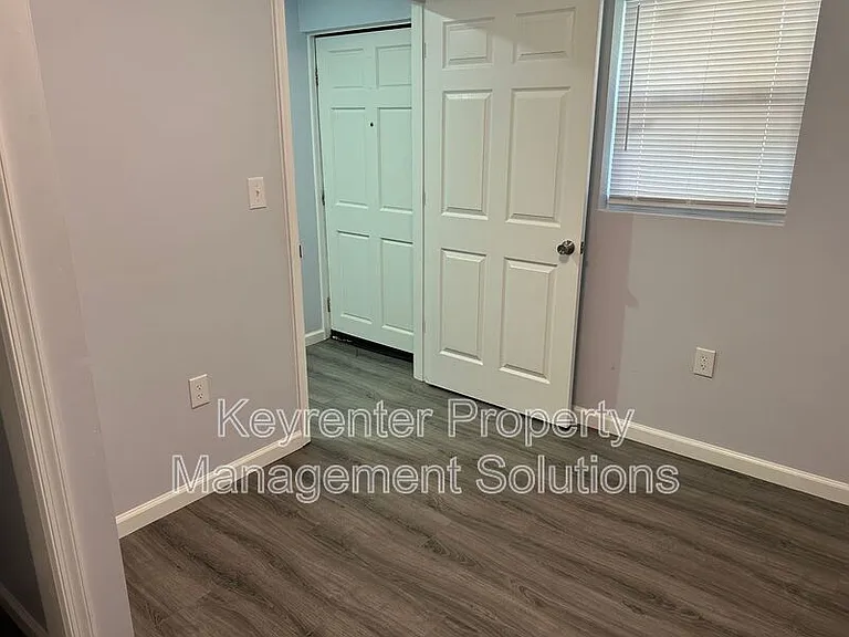 421 N Charlotte Ave — Photo 34
