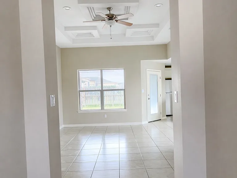 3839 Renata Dr — Photo 2