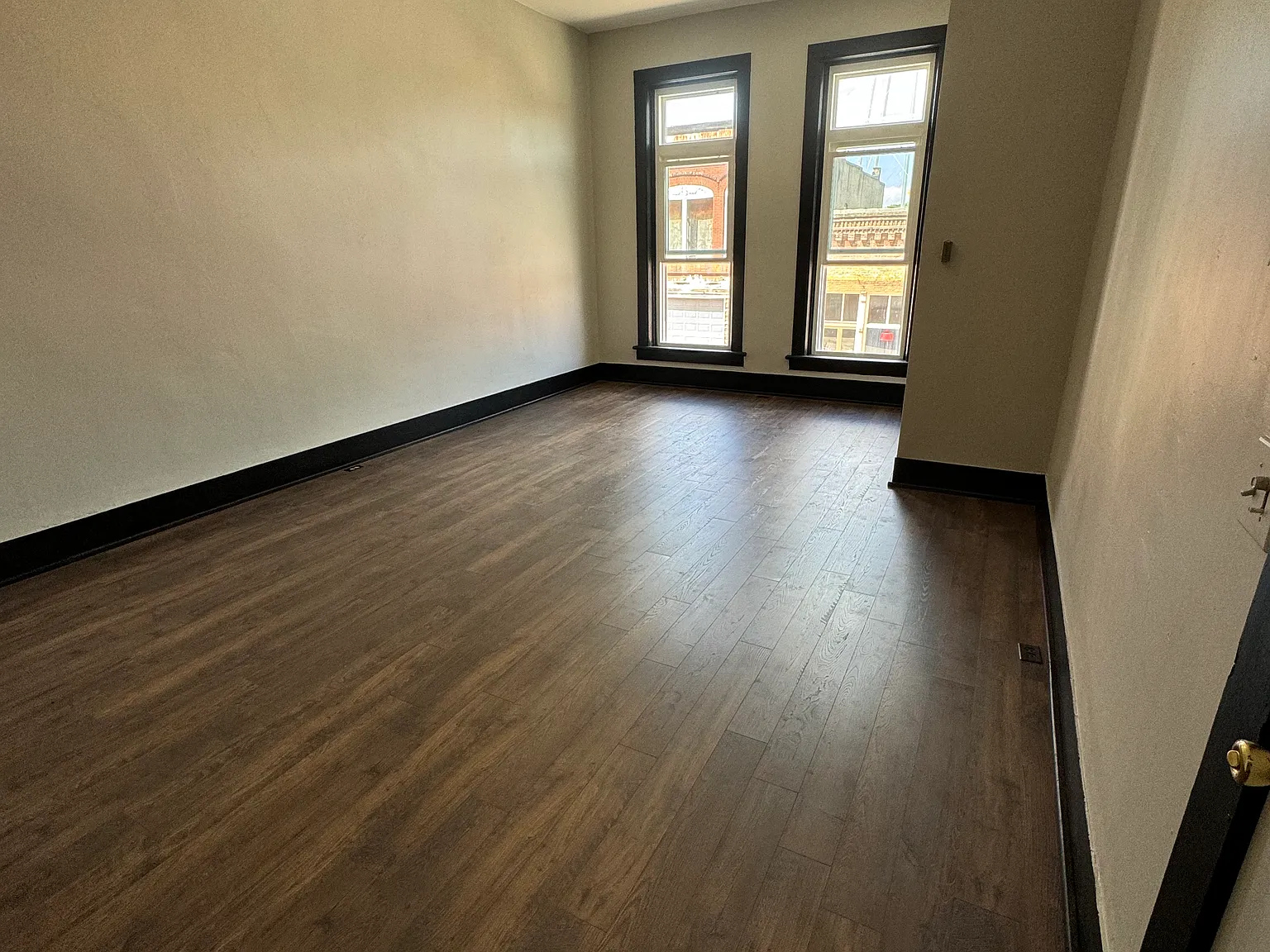 107 W Main St — Photo 3