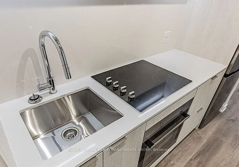 1 Jarvis St #401 — Photo 9